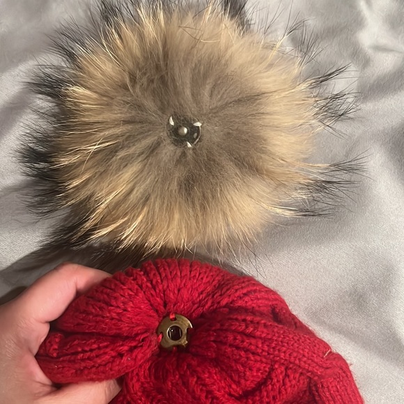 Fuzzy warm beanie - Picture 3 of 4